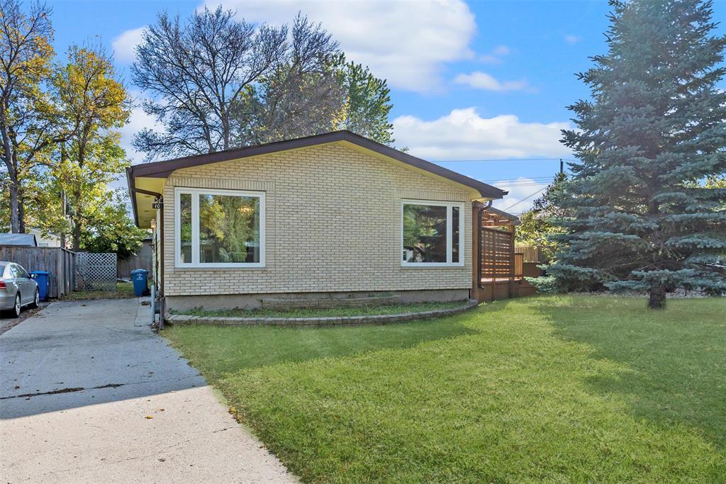 Property image for 10 Thackeray Avenue|Winnipeg, Manitoba R3K0H1