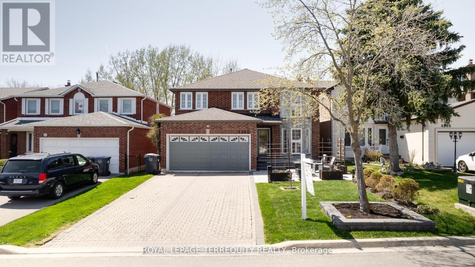 Property image for 4242 PETERSBURG CRESCENT|Mississauga (Rathwood), Ontario L4Z2T3