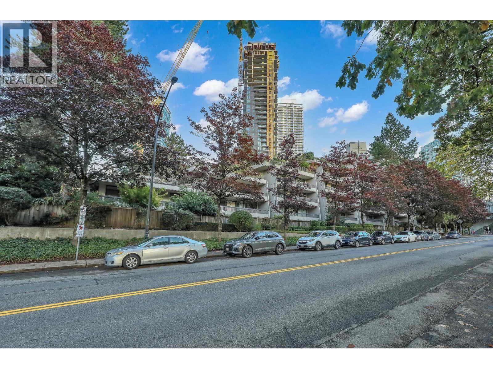 406 5932 PATTERSON AVENUE|Burnaby, British Columbia V5H4B4