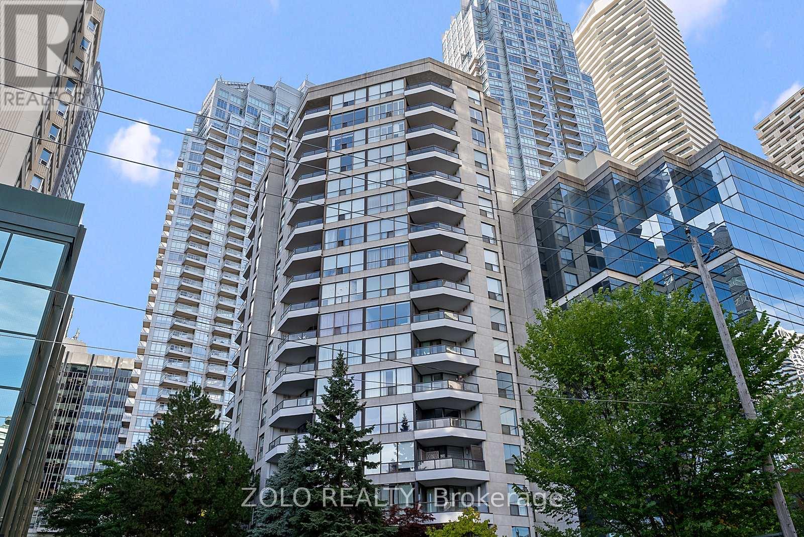 1701 - 30 HOLLY STREET|Toronto (Mount Pleasant West), Ontario M4S3C2