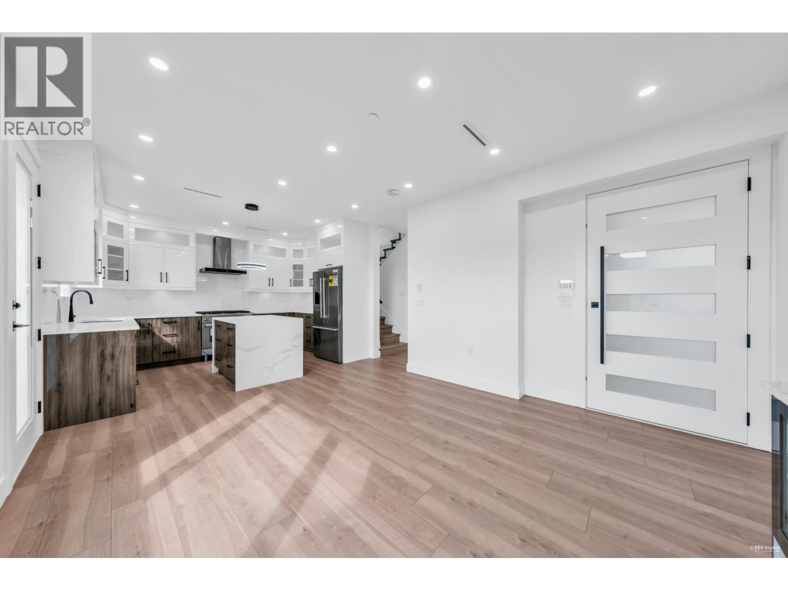 Property image for 2 3344 ADANAC STREET|Vancouver, British Columbia V5K2P3