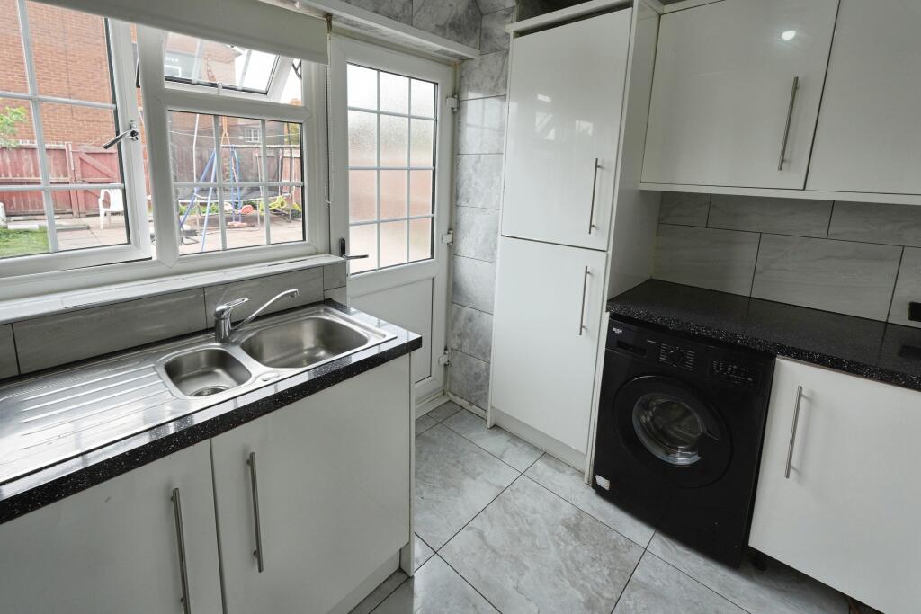 Additional image 7 of Shinwell Crescent, Oldbury, B69