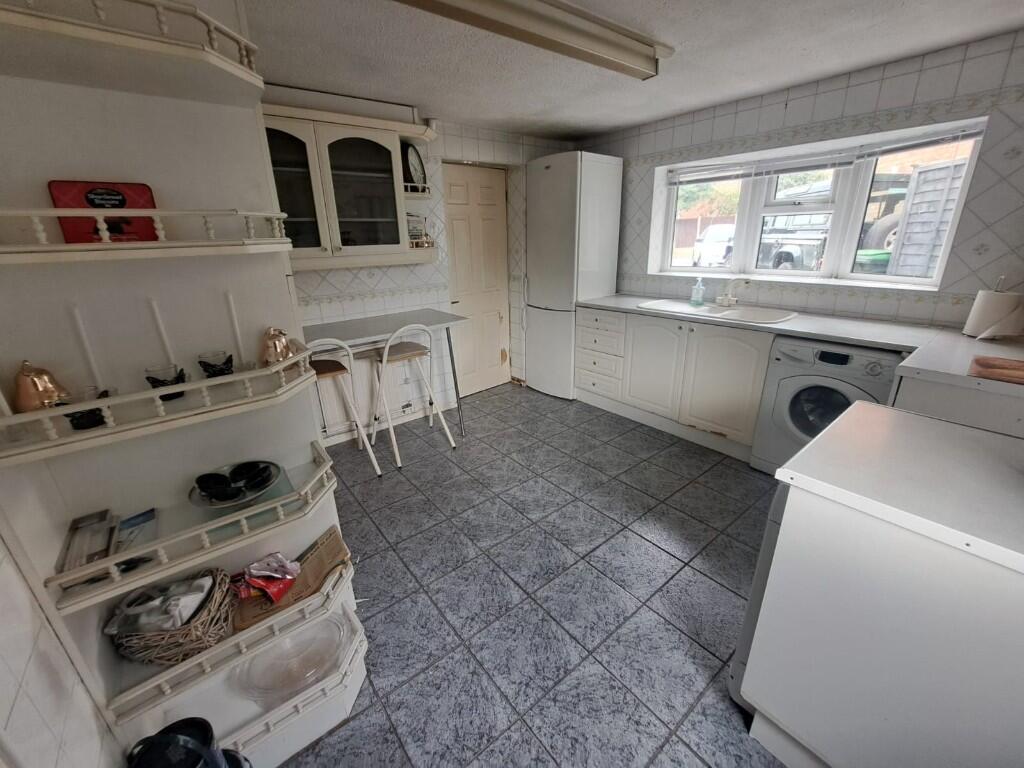 Additional image 3 of Hollyoake Close, Oldbury, West Midlands, B68