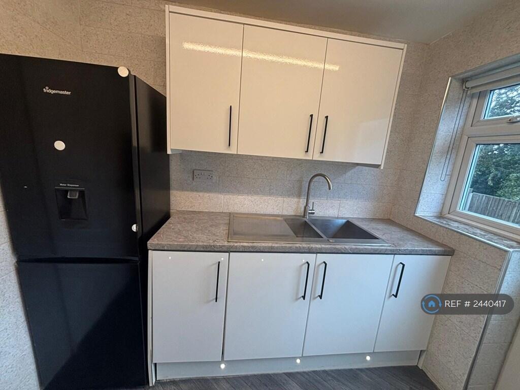 Additional image 5 of Grange Crescent, Halesowen, B63