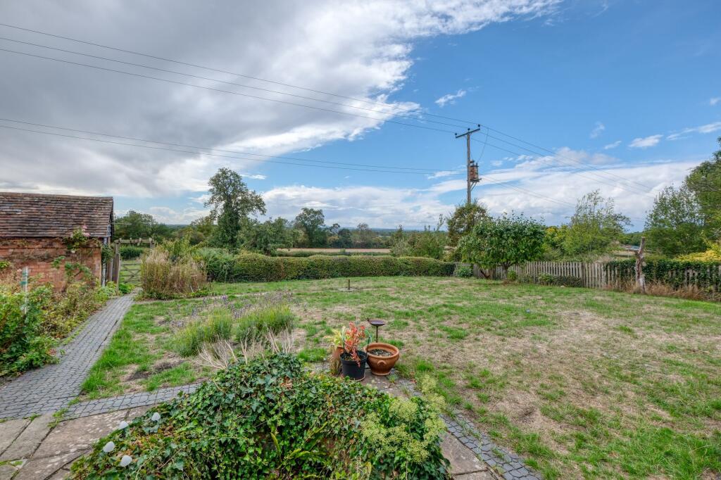 Additional image 18 of School Road, Hanbury, B60