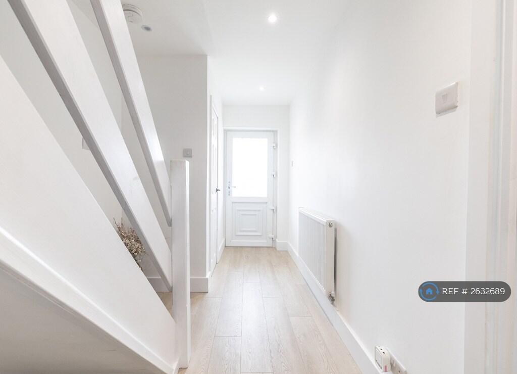 Additional image 19 of Woodrow Close, Catshill, Bromsgrove, B61