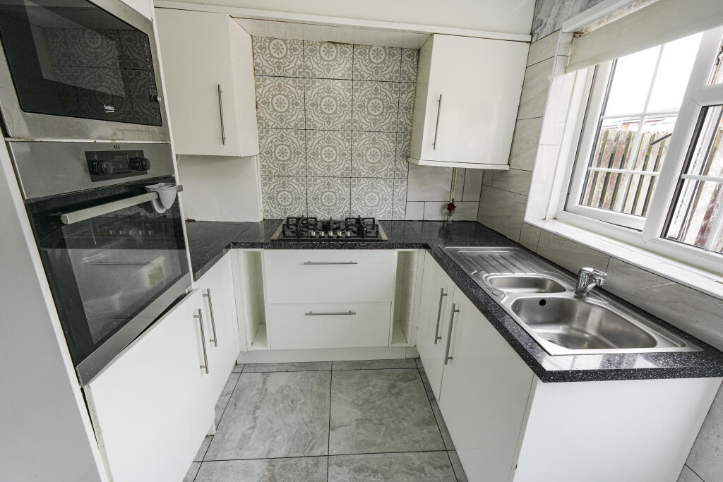 Additional image 16 of Shinwell Crescent, Oldbury, B69