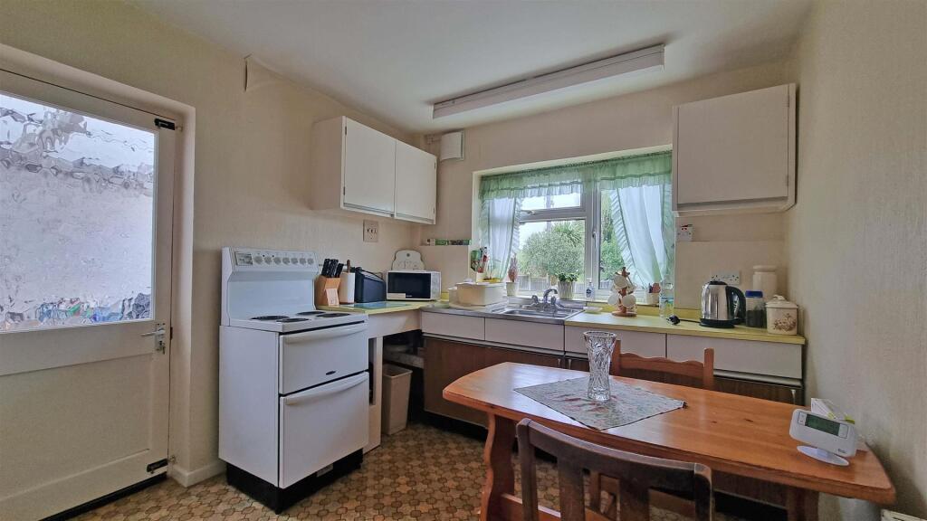 Additional image 4 of Meadow Road, Wythall