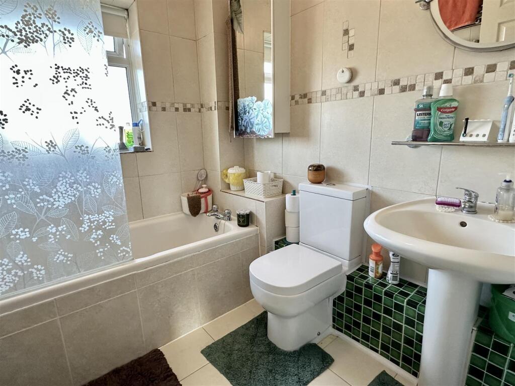 Additional image 19 of Meadow Road, Alcester