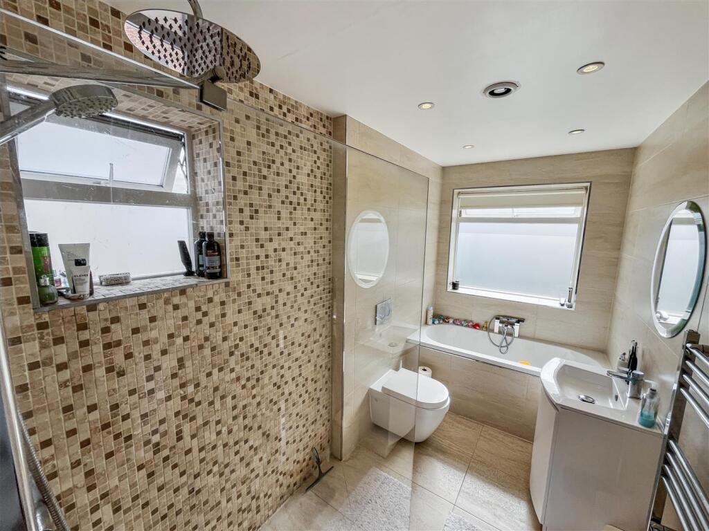 Additional image 12 of Woodleaves, Hollywood