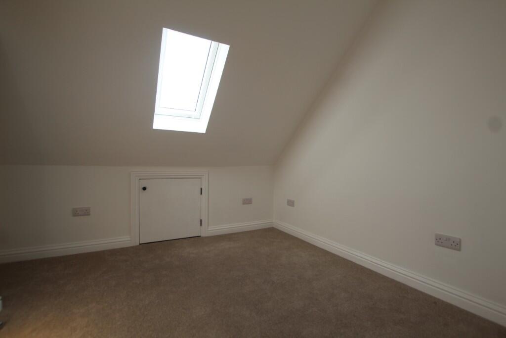 Additional image 10 of Hollyland, Shustoke B46