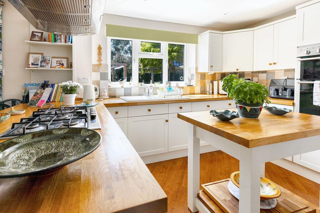 Additional image 4 of Victoria Road, Bidford-On-Avon, B50