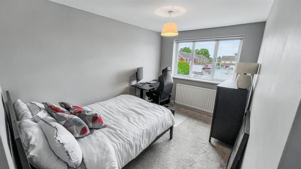 Additional image 9 of Woodleaves, Hollywood