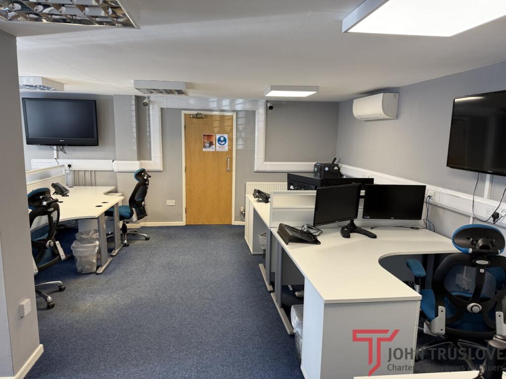 Additional image 5 of Phoenix House Hewell Road, Barnt Green, Birmingham, B45 8NE