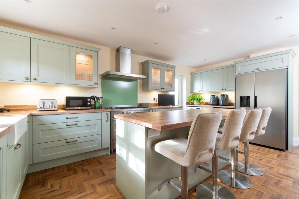 Additional image 4 of Welbeck Close, Halesowen