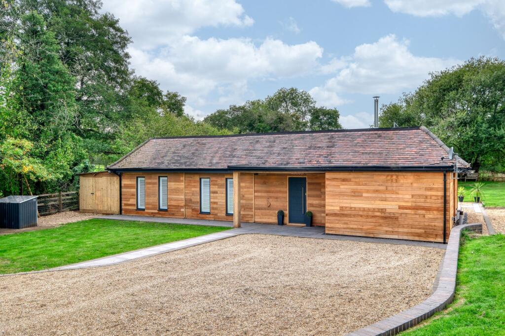 Lower Gambolds Lane, Finstall, B60