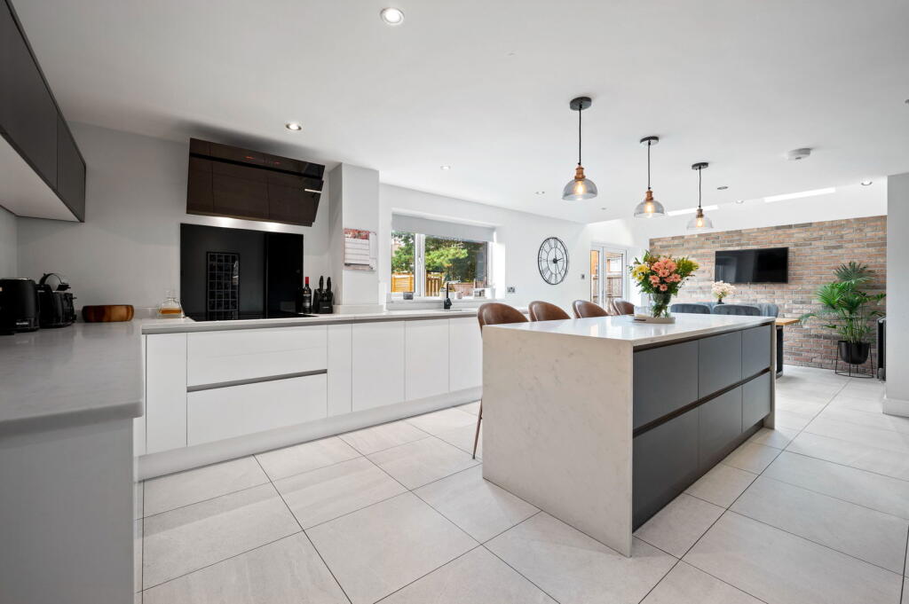 Additional image 33 of 74 Station Road, Wythall