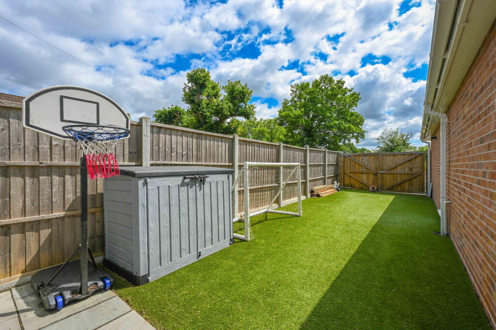 Additional image 25 of 74 Station Road, Wythall