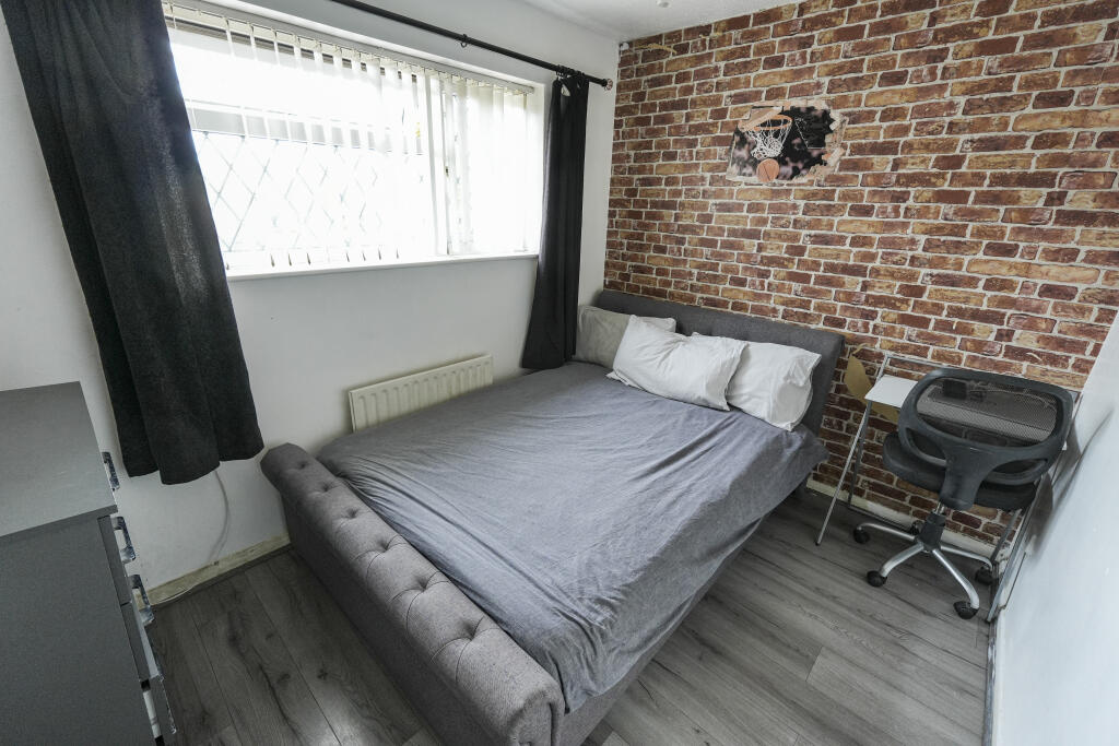 Additional image 10 of Shinwell Crescent, Oldbury, B69