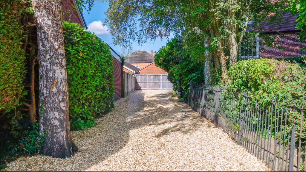 Additional image 33 of Willow Road, Bromsgrove