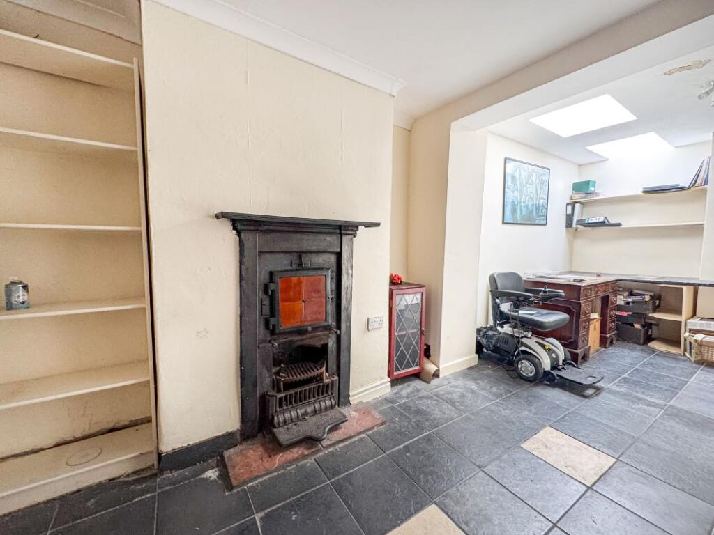 Additional image 5 of 46 Hanbury Road, Stoke Heath, Bromsgrove, Worcestershire, B60 4LU