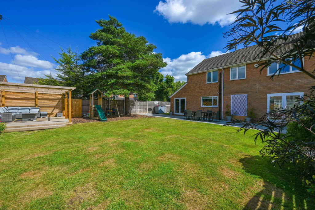 Additional image 28 of 74 Station Road, Wythall