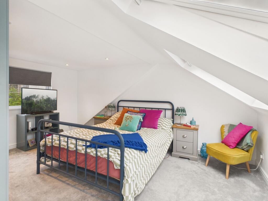 Additional image 16 of Cowslip Close, Catshill, B61