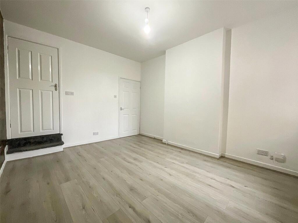 Additional image 4 of Vicarage Road, Halesowen, West Midlands, B62