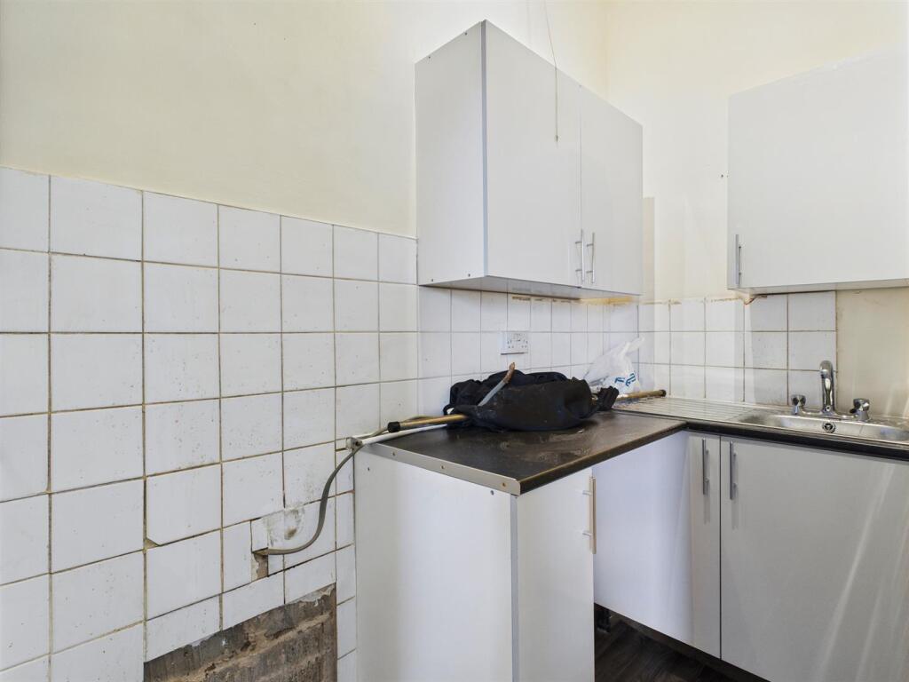 Additional image 4 of Flat 12a, Furlong Court