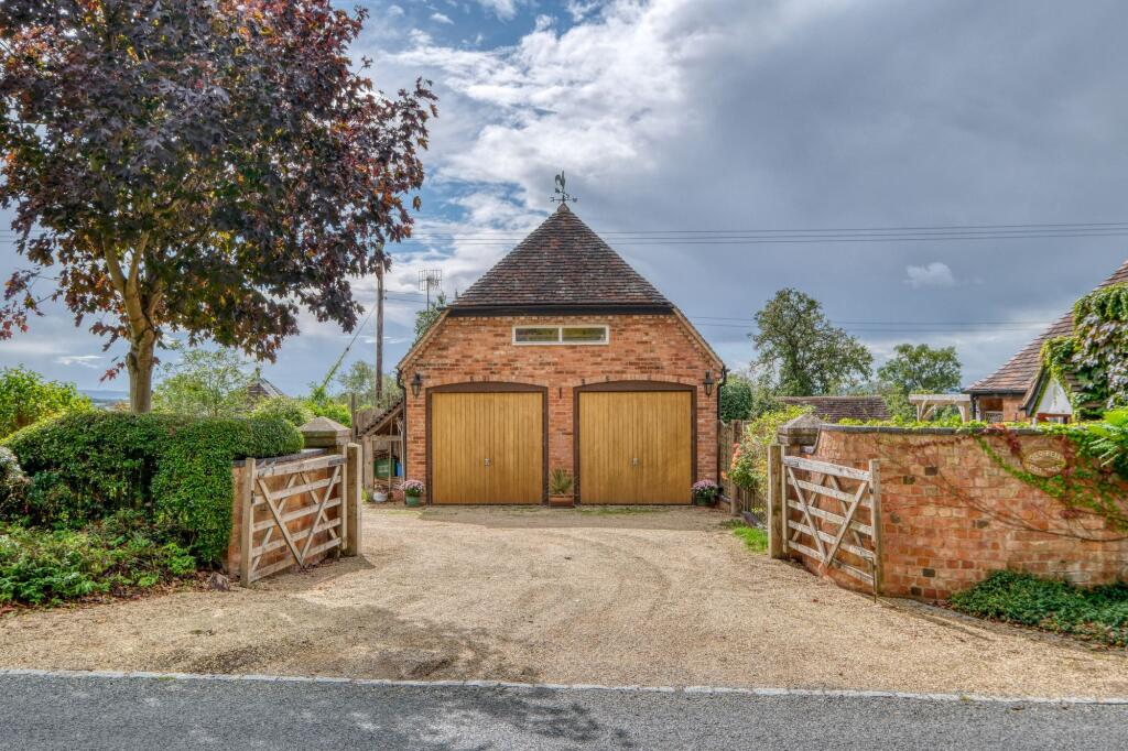 Additional image 20 of School Road, Hanbury, B60