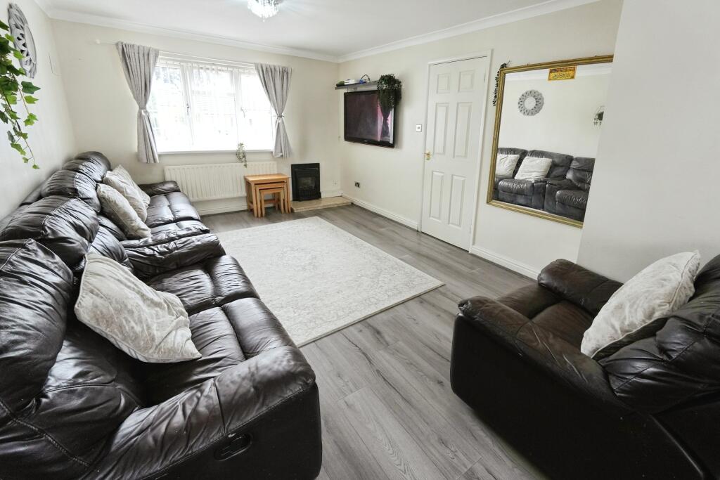 Additional image 15 of Shinwell Crescent, Oldbury, B69