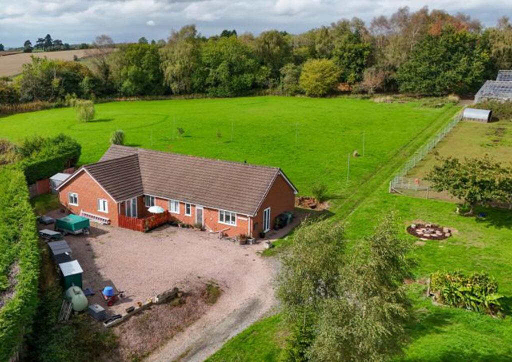 Bumble Hole Lane, Dodford, B61