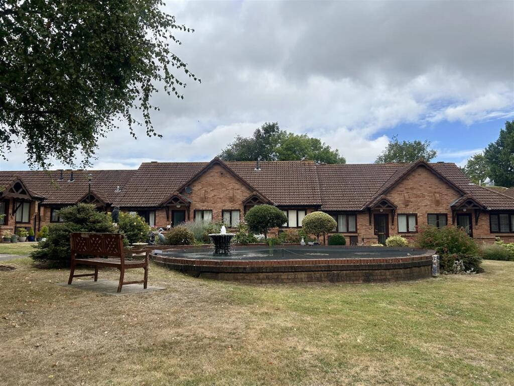 Additional image 21 of Linden Glade, Stourbridge Road, Halesowen