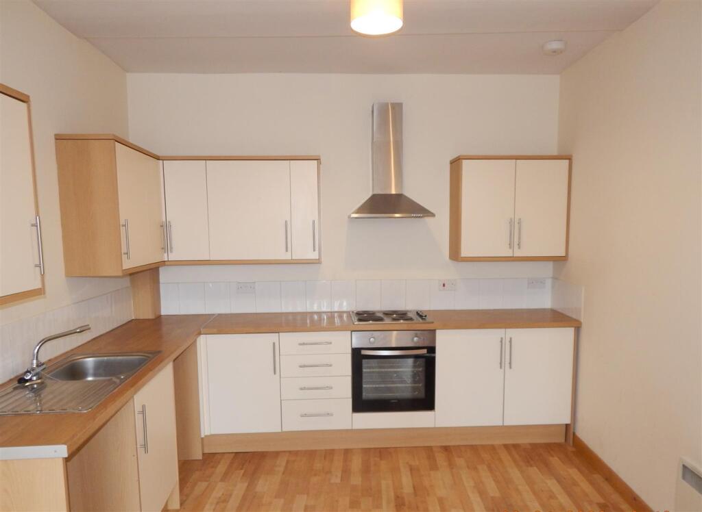 Additional image 2 of 112 High Street, Bromsgrove