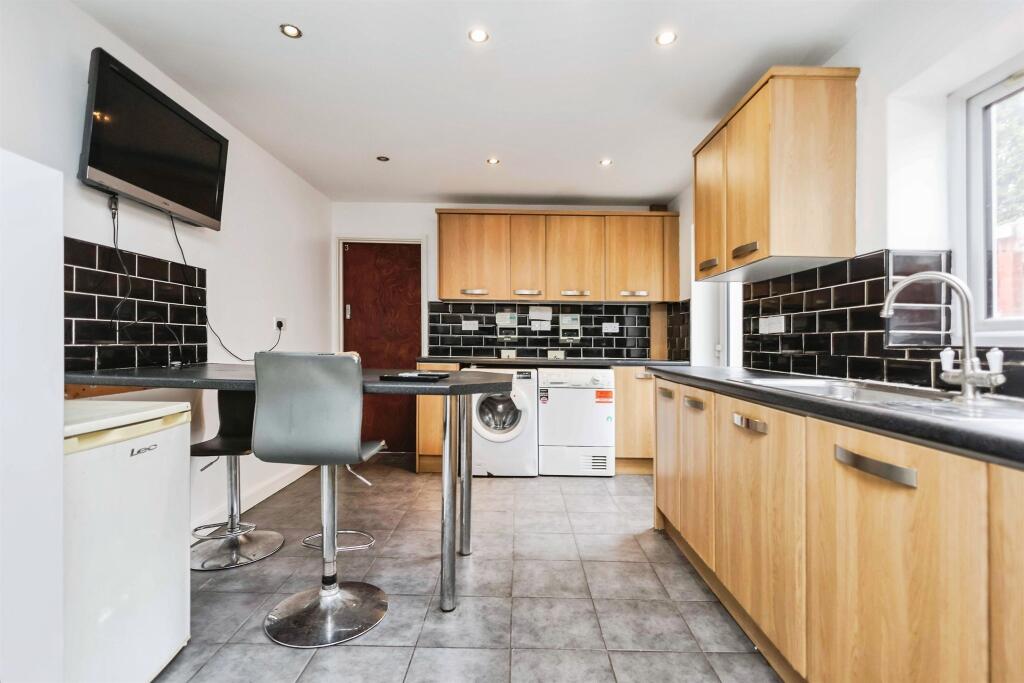 Additional image 16 of Compton Road, CRADLEY HEATH