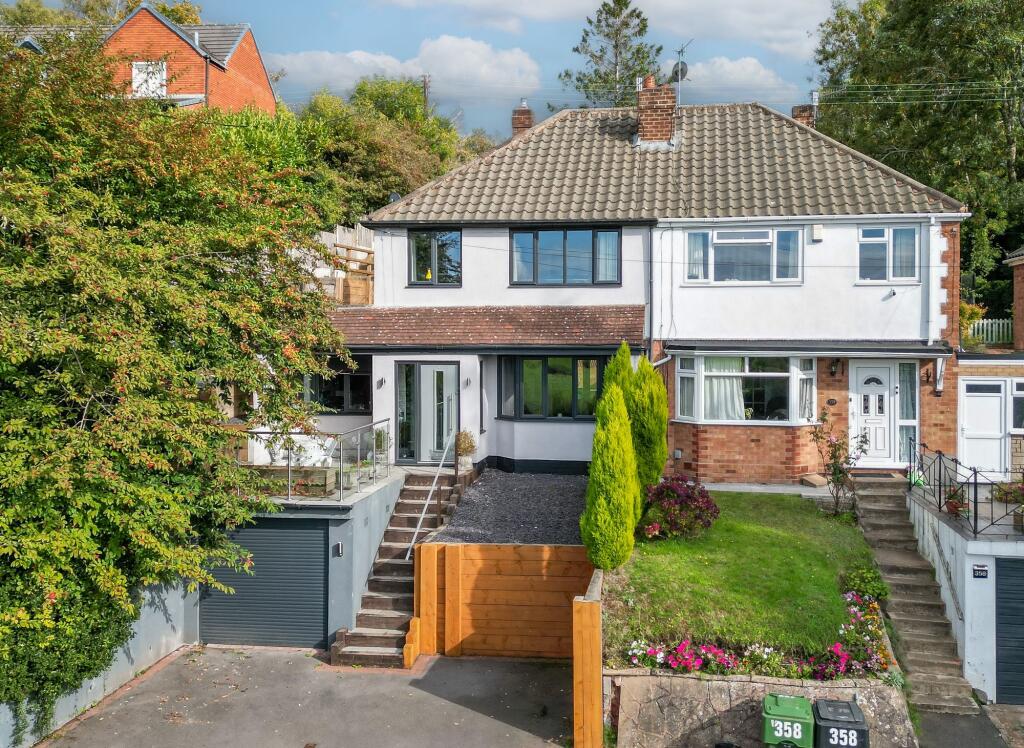 Birmingham Road, Lickey End, B61