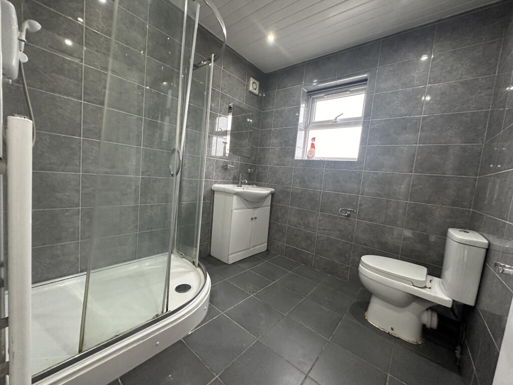Additional image 6 of Vernon Road, Oldbury, West Midlands, B68