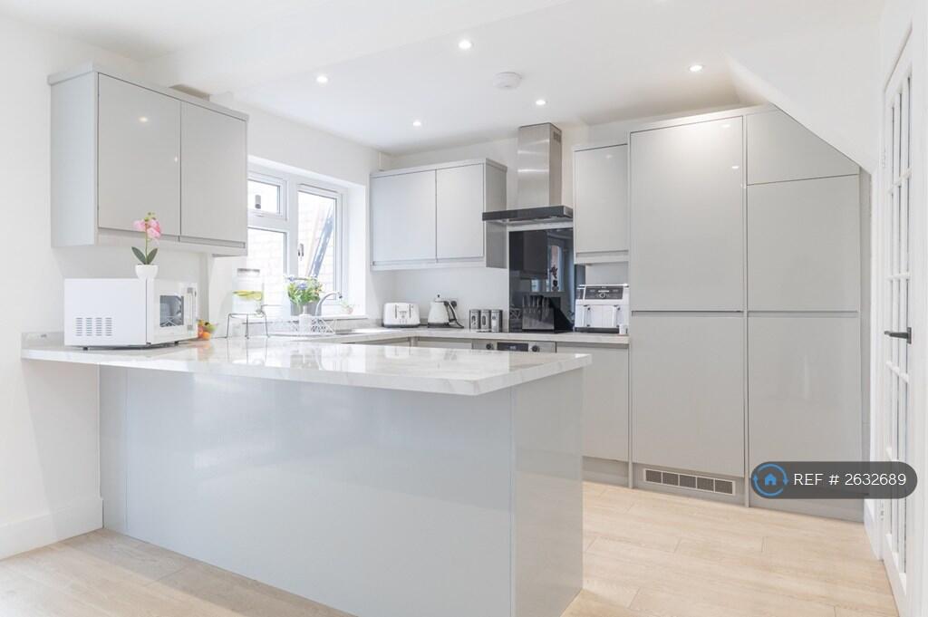 Additional image 7 of Woodrow Close, Catshill, Bromsgrove, B61