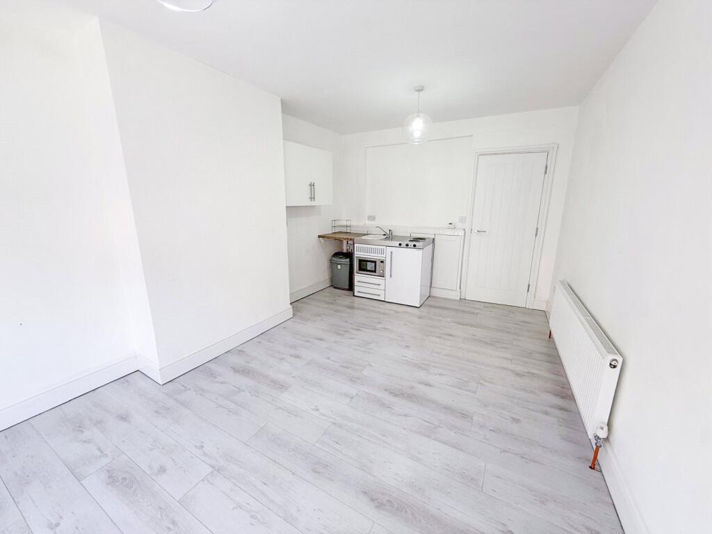 Additional image 3 of High Street, Bromsgrove, Worcestershire, B61