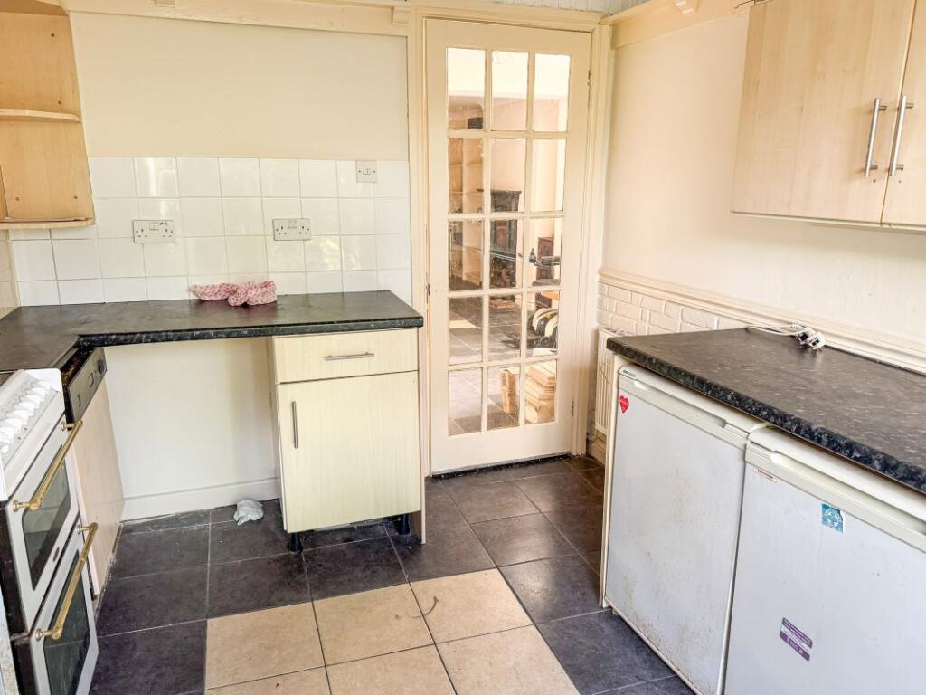 Additional image 7 of 46 Hanbury Road, Stoke Heath, Bromsgrove, Worcestershire, B60 4LU