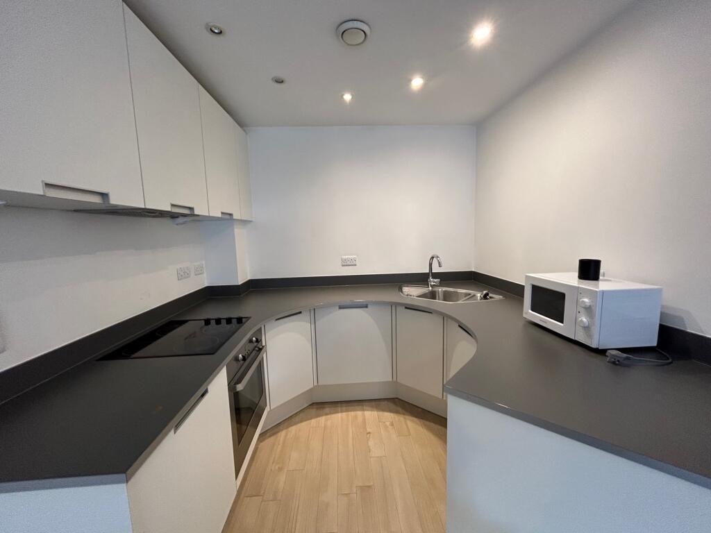 Additional image 3 of I Land