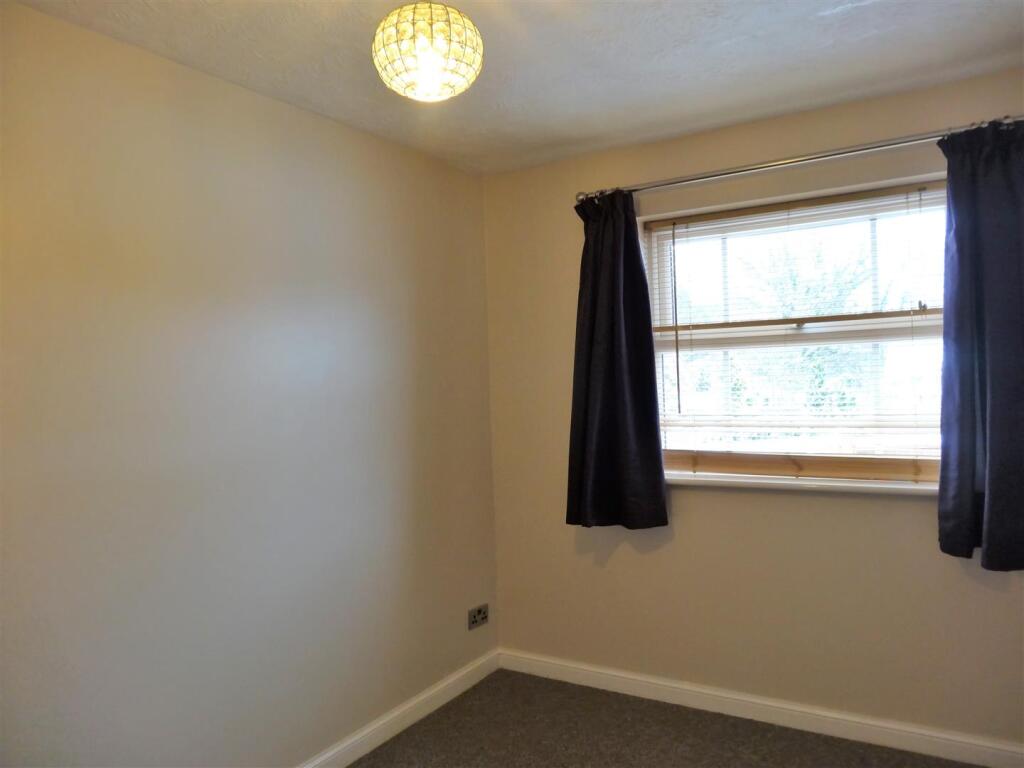 Additional image 8 of 70 Charterhouse Drive Solihull B91 3FH