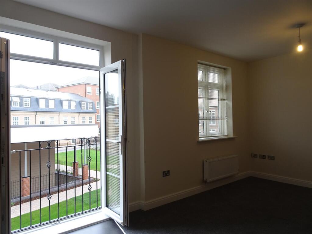 Additional image 3 of 10 Abbotsbury Court Rumbush Lane Dickens Heath B90 1GD