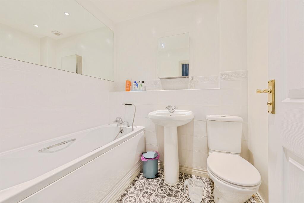 Additional image 8 of Russell Close, Wilnecote, Tamworth