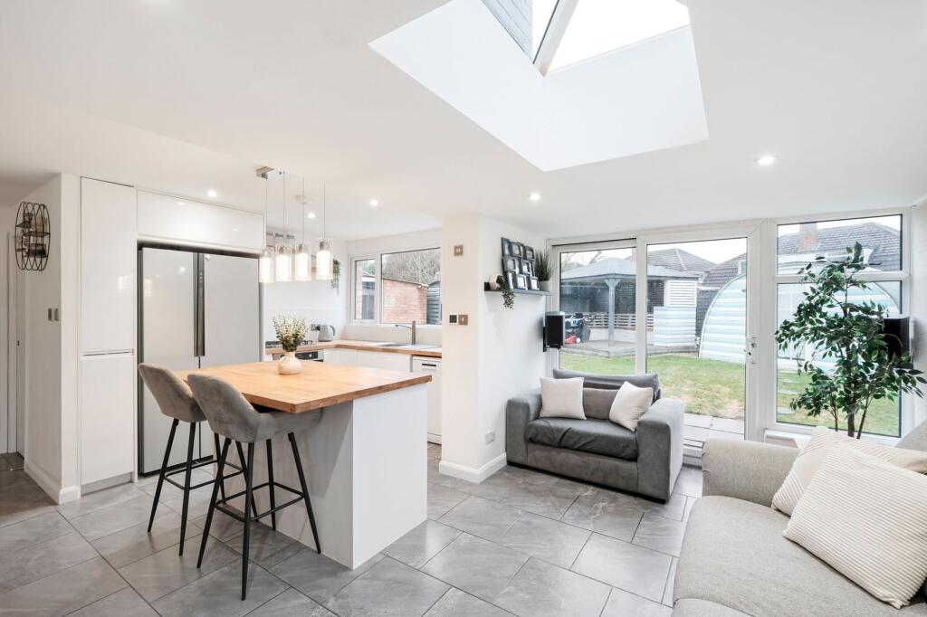 Additional image 2 of Bronte Close, Shirley, B90