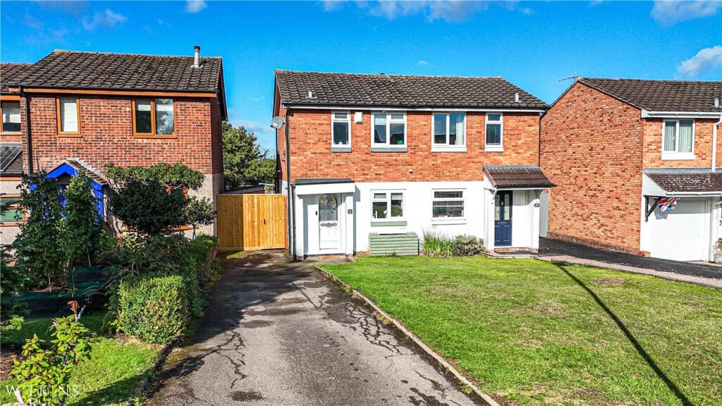 Curlew, Wilnecote, Tamworth, Staffordshire, B77