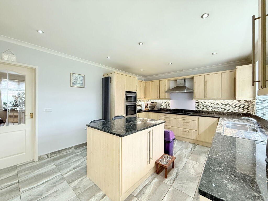 Additional image 21 of Bardon Drive, Shirley