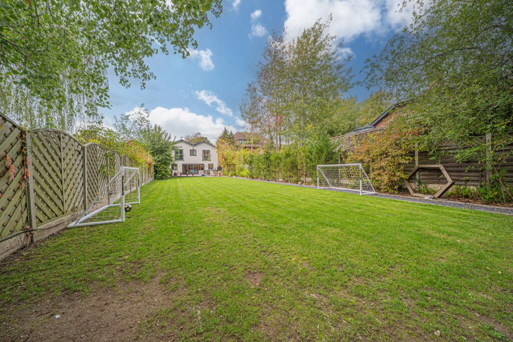 Additional image 28 of Fishers Drive, Dickens Heath, B90