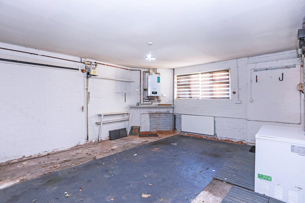 Additional image 21 of Yew Tree Lane, Solihull