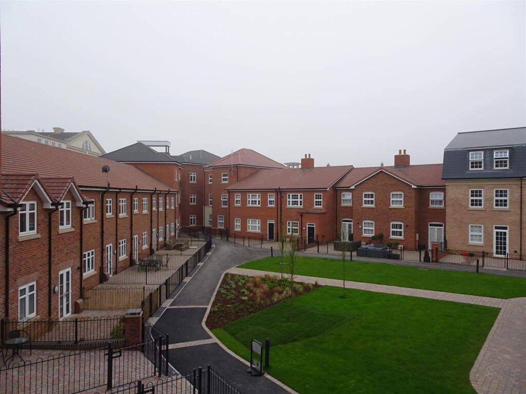 Additional image 4 of 10 Abbotsbury Court Rumbush Lane Dickens Heath B90 1GD